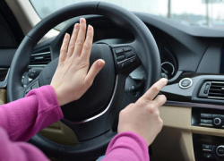 Волжанин едва не зарезал автоледи за неумелую езду 