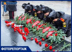 Волжане почтили память погибших участников Сталинградской битвы: фоторепортаж 