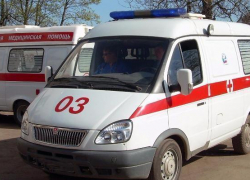 55-летний водитель не удержал свою полосу и влетел на скорости в столб