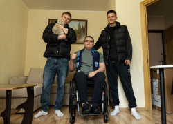 «Ротор» навестил болельщика, пострадавшего в аварии