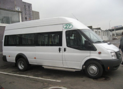 В Волжском пожилая женщина упала в 27 маршрутке по вине водителя 