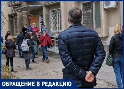 «В понедельник вам найдут градусник»: девушке отказались мерить температуру перед прививкой от COVID-19 в Волжском