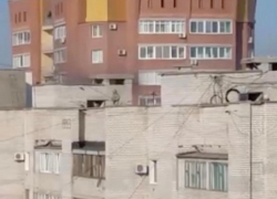 В Волжском горел чердак жилого дома