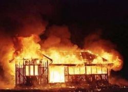 При пожаре в хуторе под Волгоградом погиб неизвестный мужчина