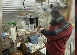 В Волгограде накрыли подпольную нарколабораторию: видео