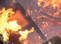 На острове Зеленом огонь уничтожил  строения