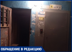 Подъезд превратился в Венецию: УК игнорирует потоп и жалобы волжан