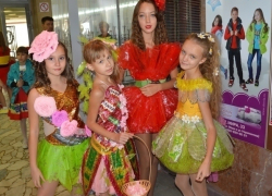 Волжанам показали гигантскую ложку из хвороста и инсталляцию с готическим орлом