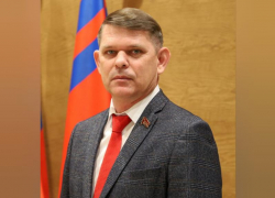 Денис Усков поздравляет школьников, педагогов и родителей с Днем знаний!