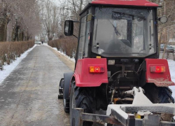 Волжский активно очищают от снега
