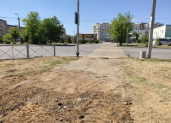 В Волжском ликвидировали пешеходный переход на Карбышева 