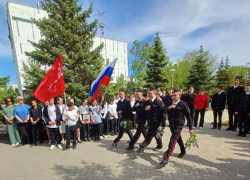 Ветераны и школьники Волжского почтили память легендарного маршала Победы