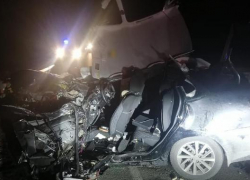 Лишенный прав водитель погиб в страшном ДТП в Волгоградской области