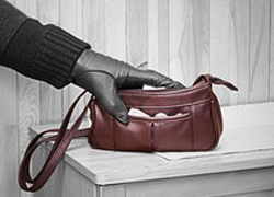 Волжанку обокрали в кафе в центре города