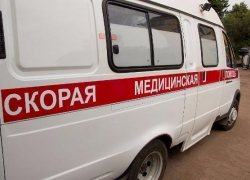 Невнимательный водитель сбил женщину на «зебре» в Волжском