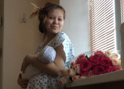 Первую новорожденную в Волжском назвали Полиной