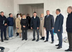 Власти Волжского проверили темпы капремонта школ № 13 и № 32