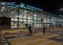 Из Волгограда вылетел самолет с неубранным шасси 