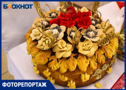 Хлеб всему голова: волжские пироги и румяные булочки в праздничном фоторепортаже
