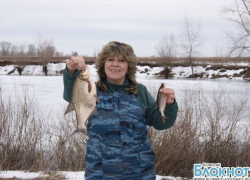 Ирина -седьмой участник конкурса «Самое оригинальное фото с зимней рыбалки»