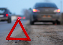 На юге Волгограда при столкновении маршрутки и Pajero пострадали двое