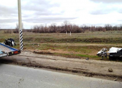 В Камышине пенсионер на «Приоре» чудом выжил после столкновения с ЛЭП