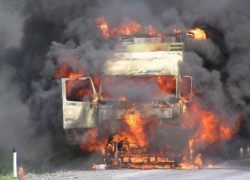 В Волгоградской области утром горели два большегруза