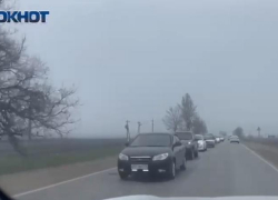 Утро в Волжском началось с часовой пробки на выезде из города: видео