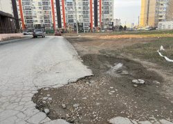 В Волжском 100 миллионов рублей выделили на ремонт внутриквартальных дорог