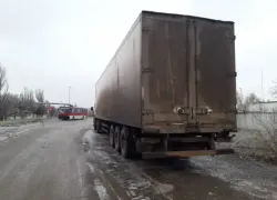 Волжане борются с большегрузами на улицах города