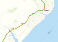 Гигантская пробка растянулась на 13 километров на трассе до Дубовки