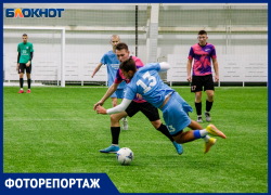 В Волжском прошел финал областных соревнований по мини футболу: фоторепортаж