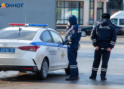 «Тракторист выбил страйк»: под Волжским произошло массовое ДТП с участием четырех автомобилей