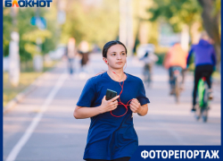 Волжане выходят на уличные пробежки в период самоизоляции