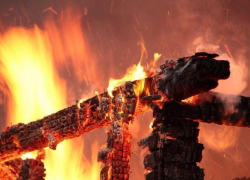 В Ленинском районе полностью сгорел предбанник