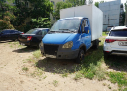В Волжском увеличили штрафы за парковку на зеленой зоне