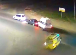 Удачливая "скорая" в Средней Ахтубе ехала за участниками аварии