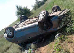 В Астраханской области опрокинулась иномарка: пострадали двое детей и пенсионер из Волжского