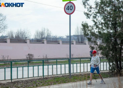 В Волжском закупают новые заборы на полмиллиона рублей для огораживания дорог