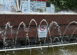 Хватит превращать город в помойку! Волжанка о заплывах и мусорке в фонтанах