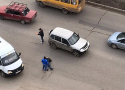 Пенсионер в Волжском попал под колеса "Нивы Шевролет" на пешеходном переходе