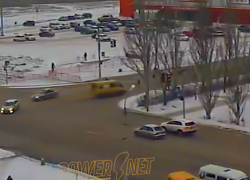 Пешеходы кинулись под колеса летящей маршрутки в Волжском