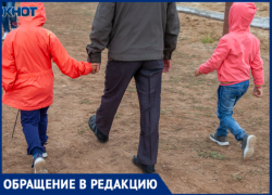 В Волжском детей довели до слез и выставили из магазина за неприятный запах