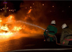 В посёлке Краснооктябрьский из-за неисправности системы загорелся автомобиль Geely