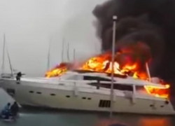 Сгорела яхта бизнесмена: пожар произошел в Волгограде