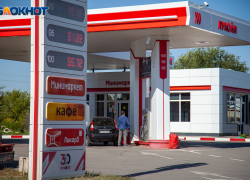 Цены на бензин заморозили на заправках Волжского