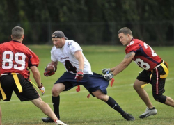 "Волжские коршуны" поборются с раком груди в турнире по флаг-футболу