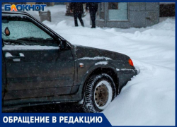 В Волжском таксист обматерил и высадил пассажирку ночью на улицу