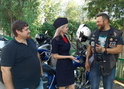 «Не гоняйте, пацаны, вы матерям нужны»: байкеры и сотрудники автоинспекции провели беседу с начинающими мотоциклистами