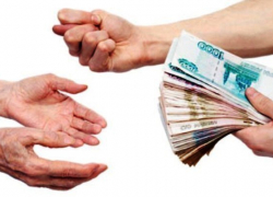 В Волжском директор почти год не давал зарплату неугодному подчиненному